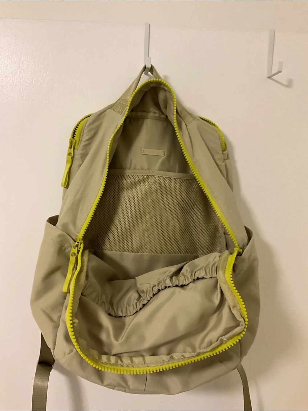 LULULEMON Green/Yellow Everyday Backpack 2.0 23L *DISCONTINUED* From 2
